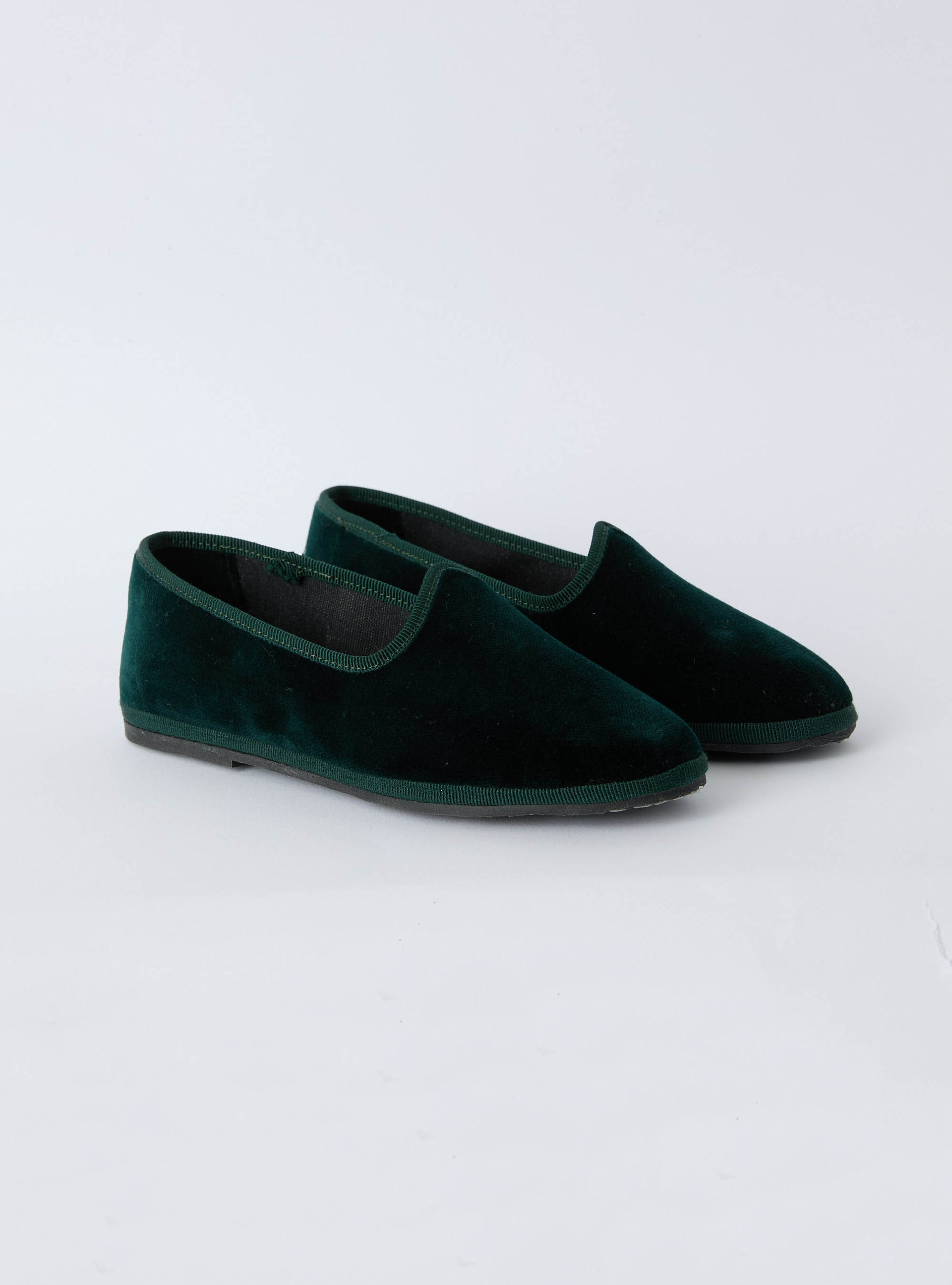 Smooth velvet slippers - Green | Il Gufo