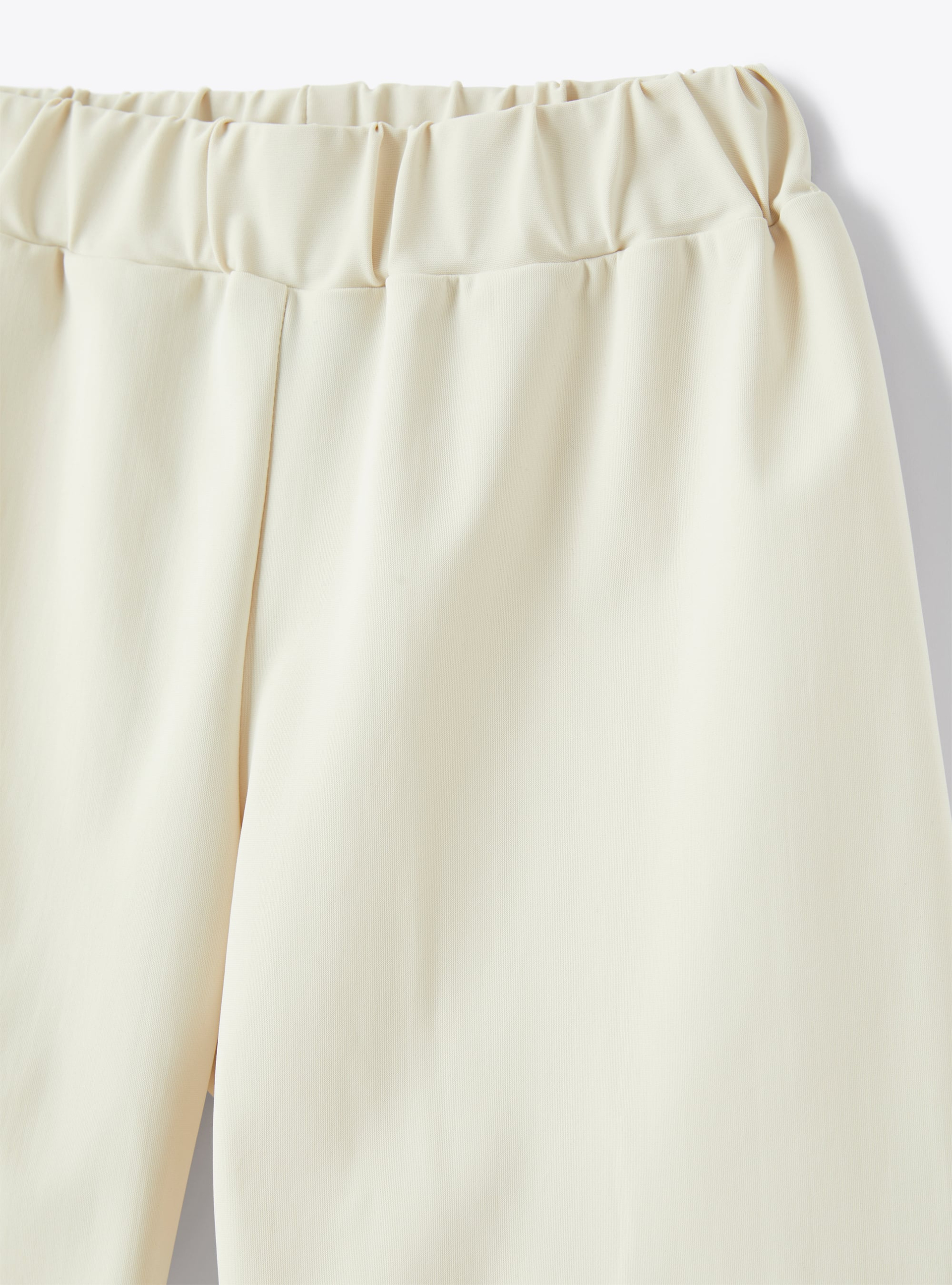 Bermuda shorts in an ivory Sensitive® Fabrics material - White | Il Gufo