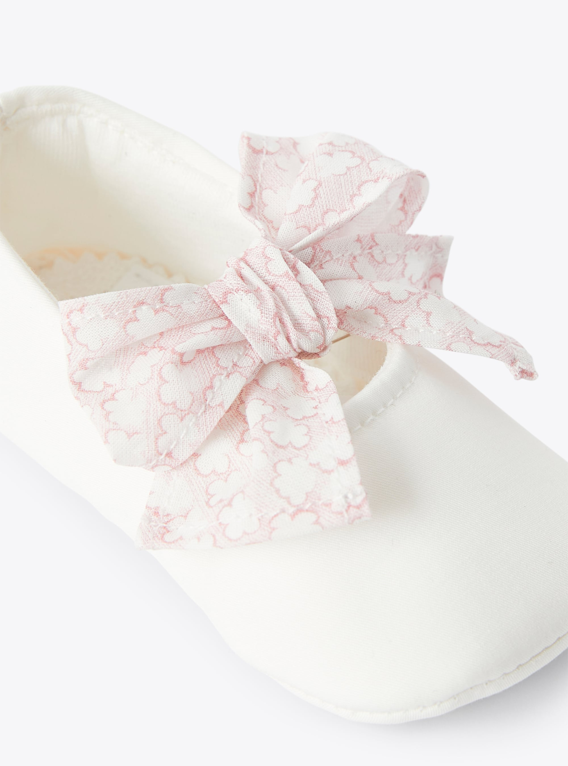 Shoe for baby girls with a floral-patterned bow detail - Pink | Il Gufo