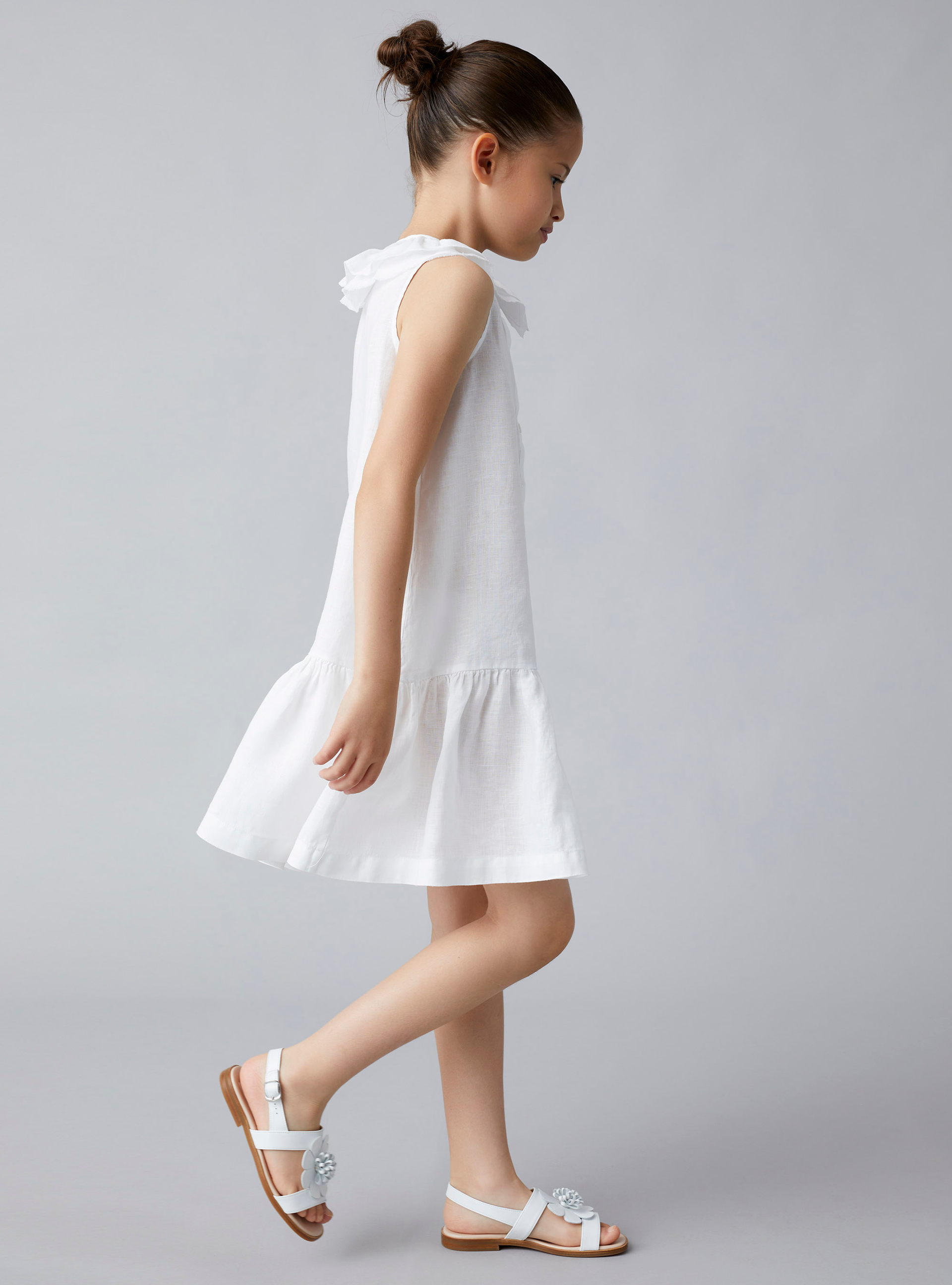 White-linen dress with ruffle around neck - White | Il Gufo