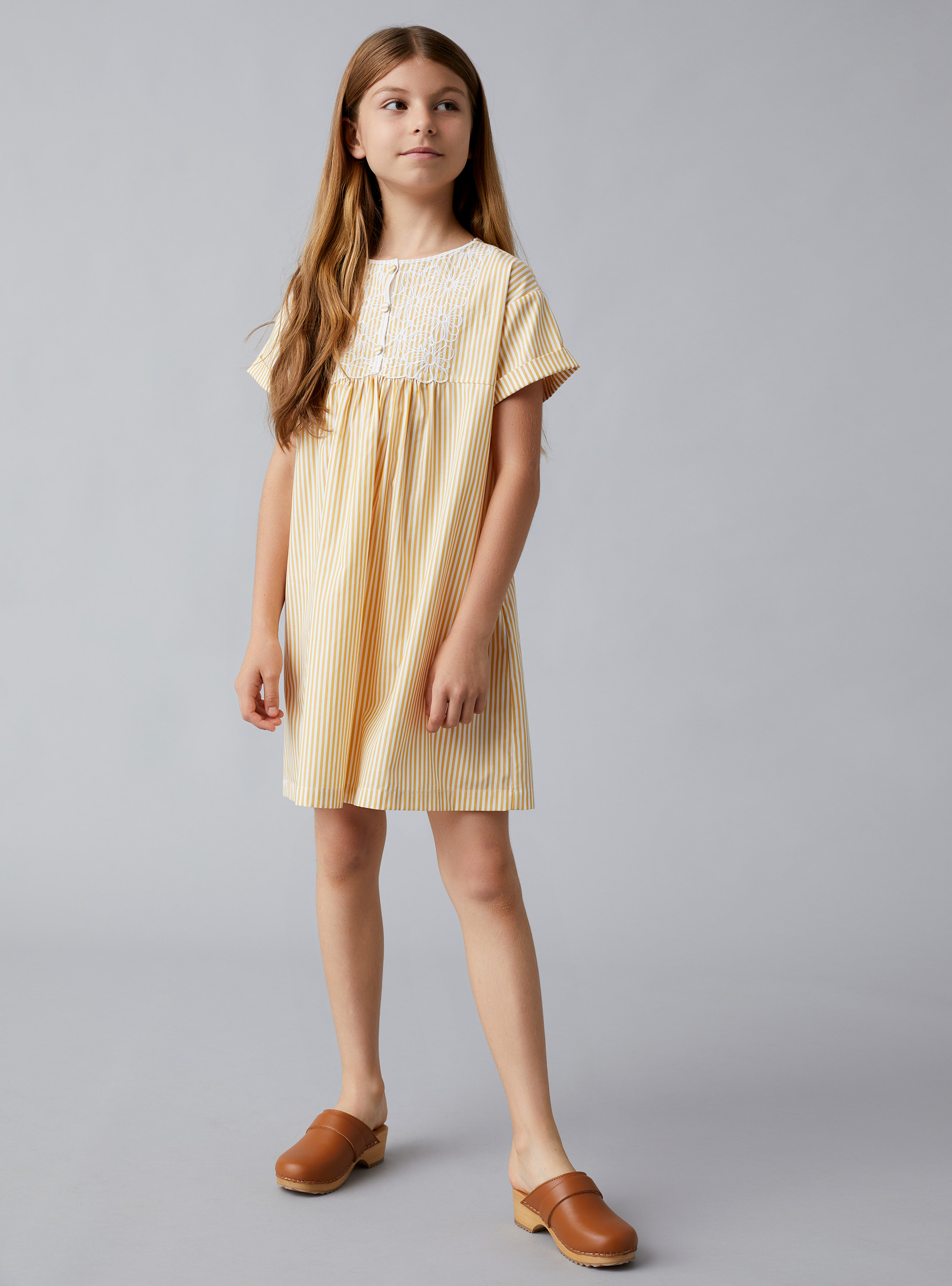 Dress with embroidered flowers - Yellow | Il Gufo