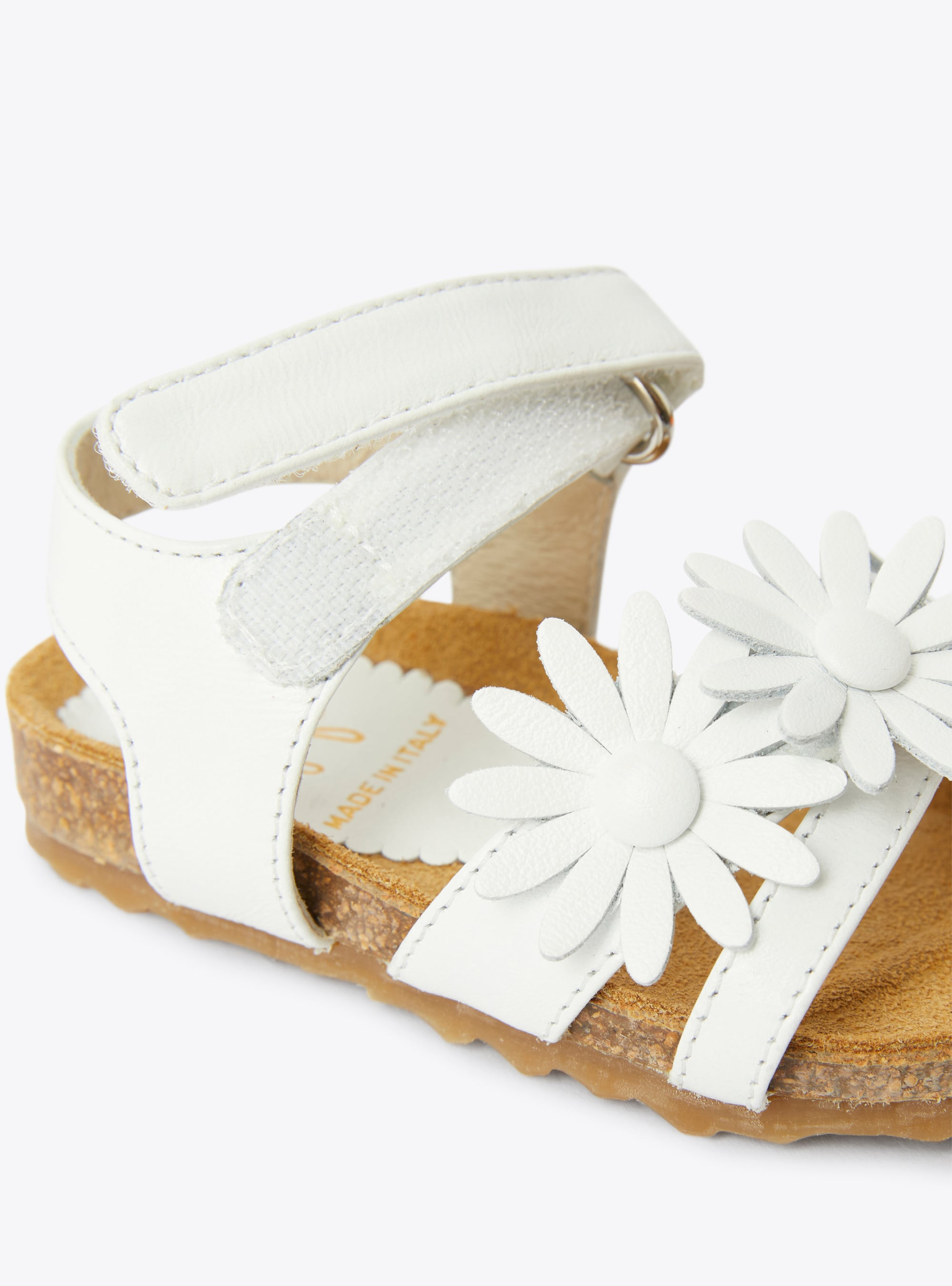 Sandal with appliqué flowers - White | Il Gufo
