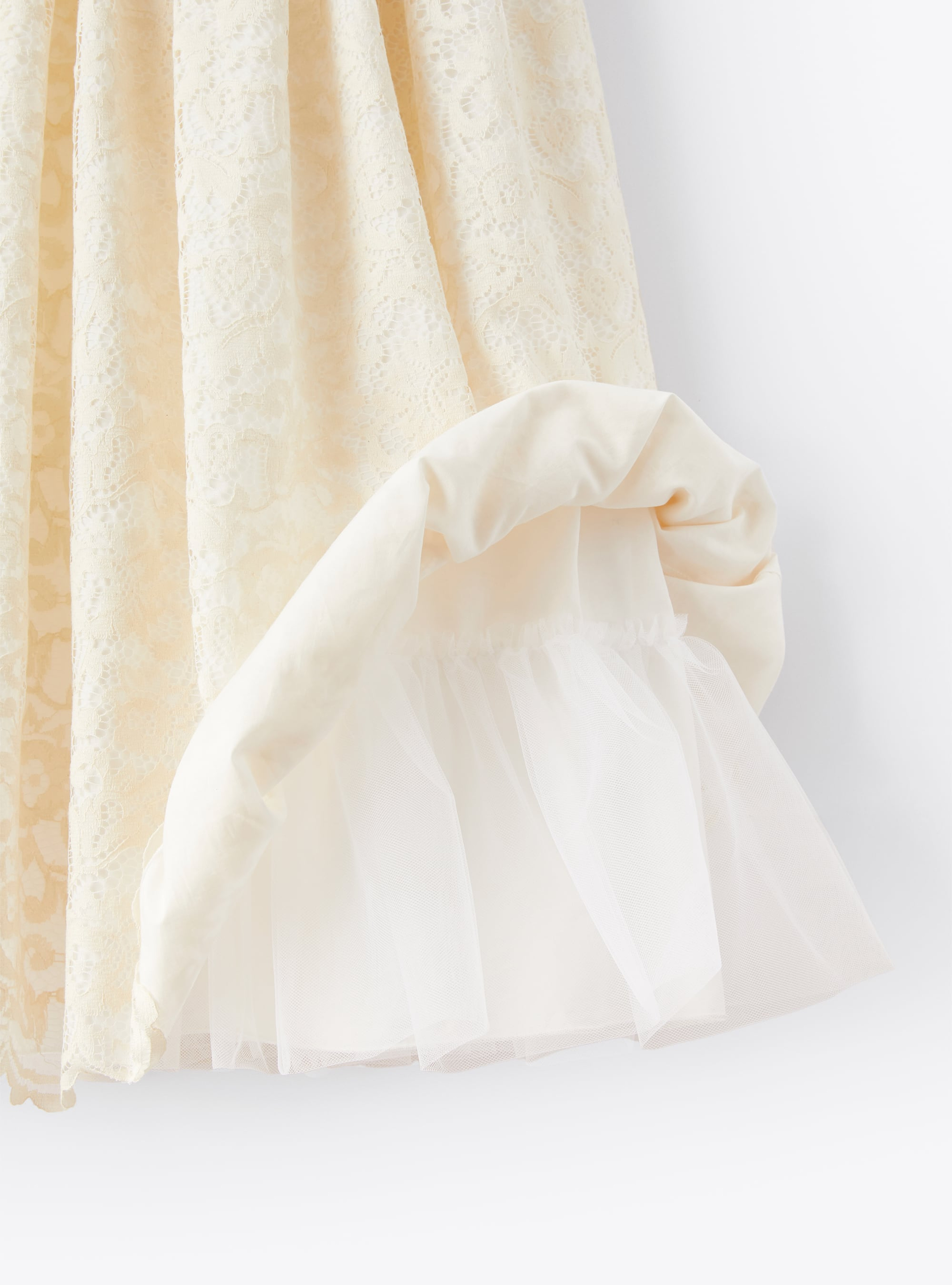 Sleeveless dress in lace with belt - White | Il Gufo