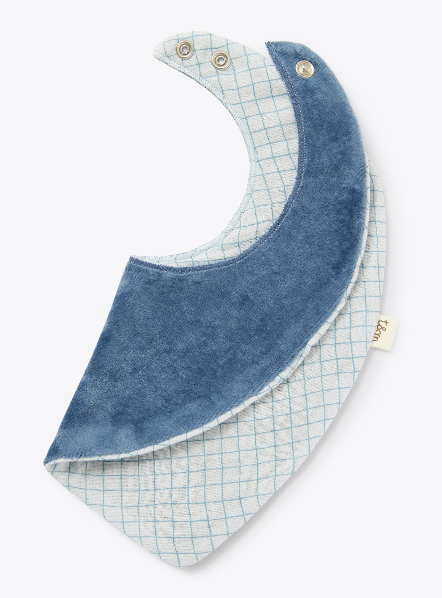 Organic cotton gauze and upcycled chenille bib - Light blue | Il Gufo