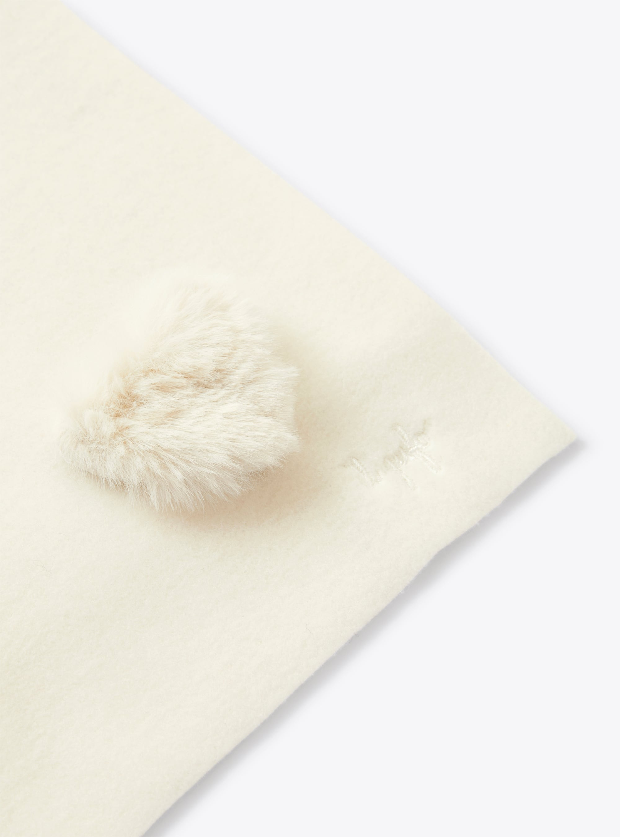 Fleece scarf with faux-fur heart - White | Il Gufo