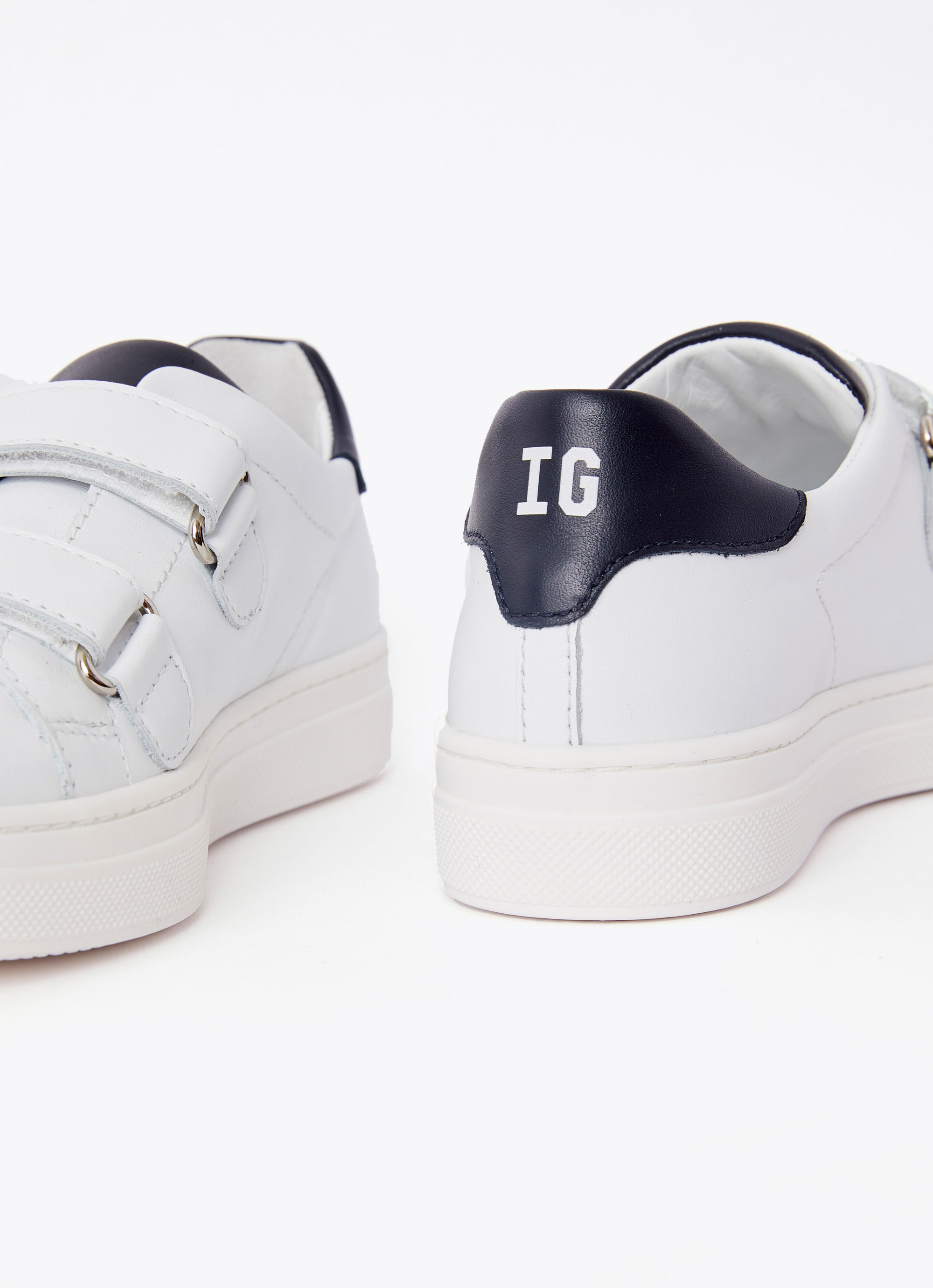 Sneaker in pelle bianca con strappi - Bianco | Il Gufo