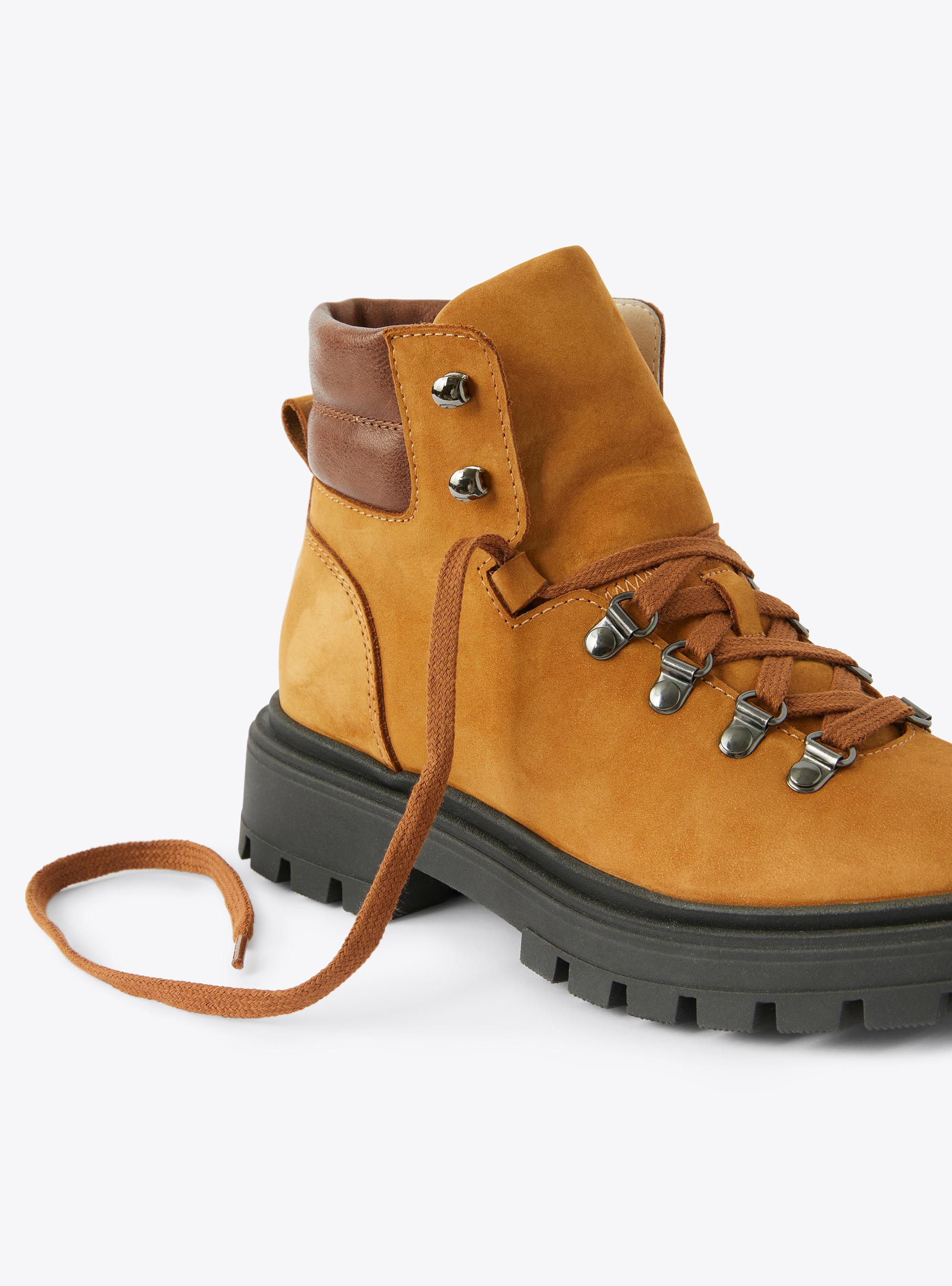 Nubuck Hiking boots - Brown | Il Gufo