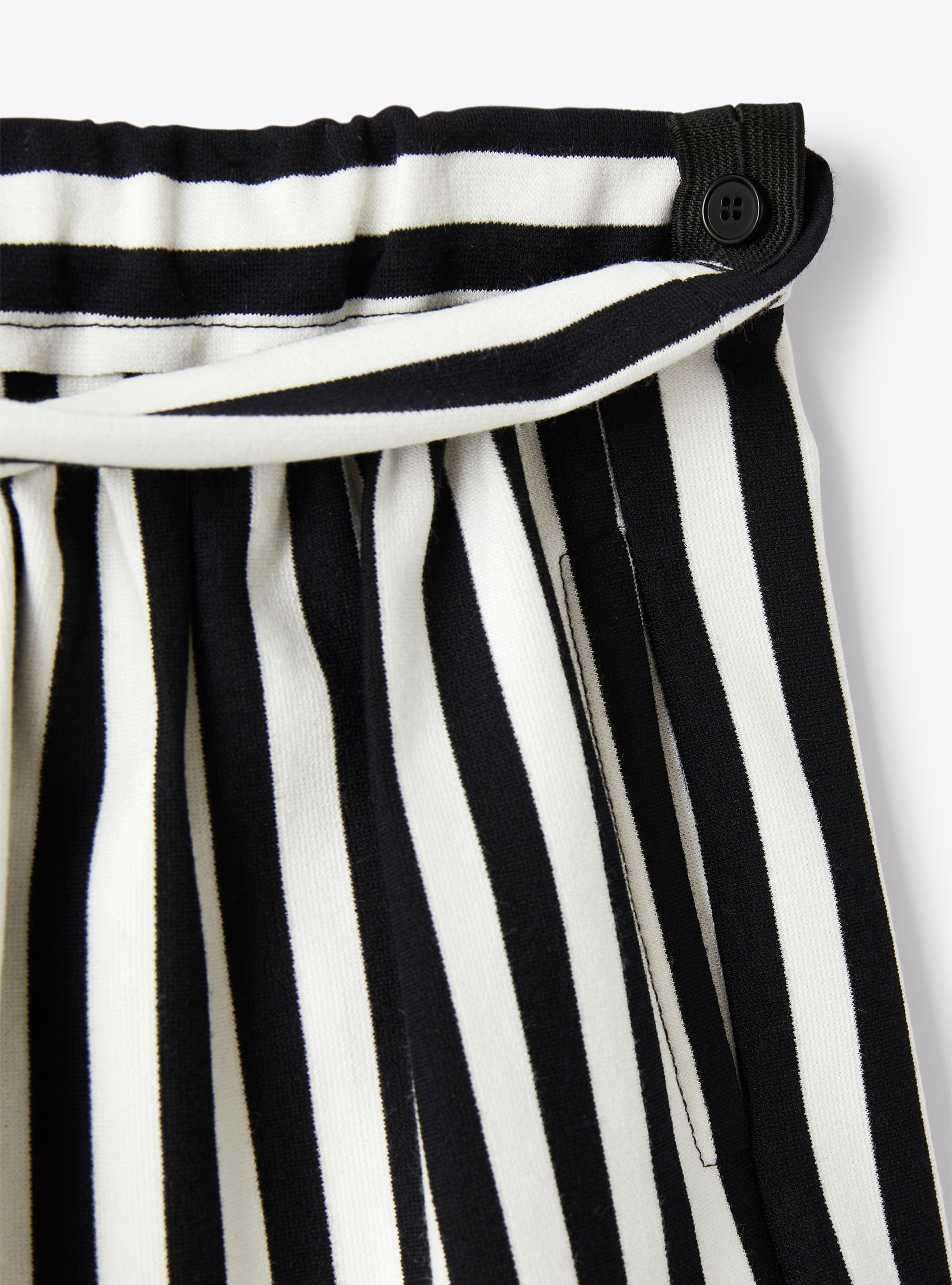 Bermuda shorts in striped romanite jersey - Black | Il Gufo