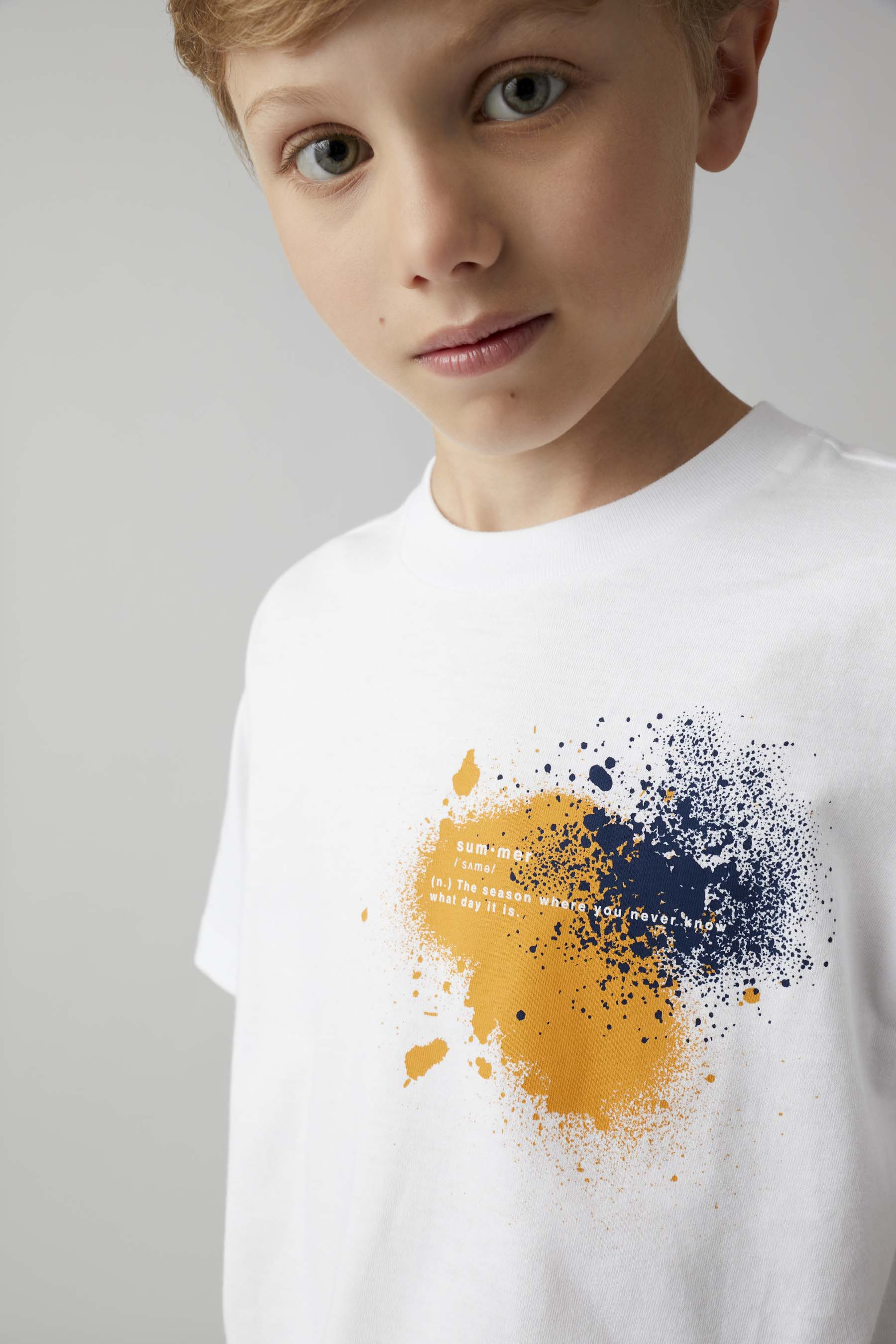 Футболка для мальчика, с принтом с эффектом распыления - Апельсин | Il Gufo