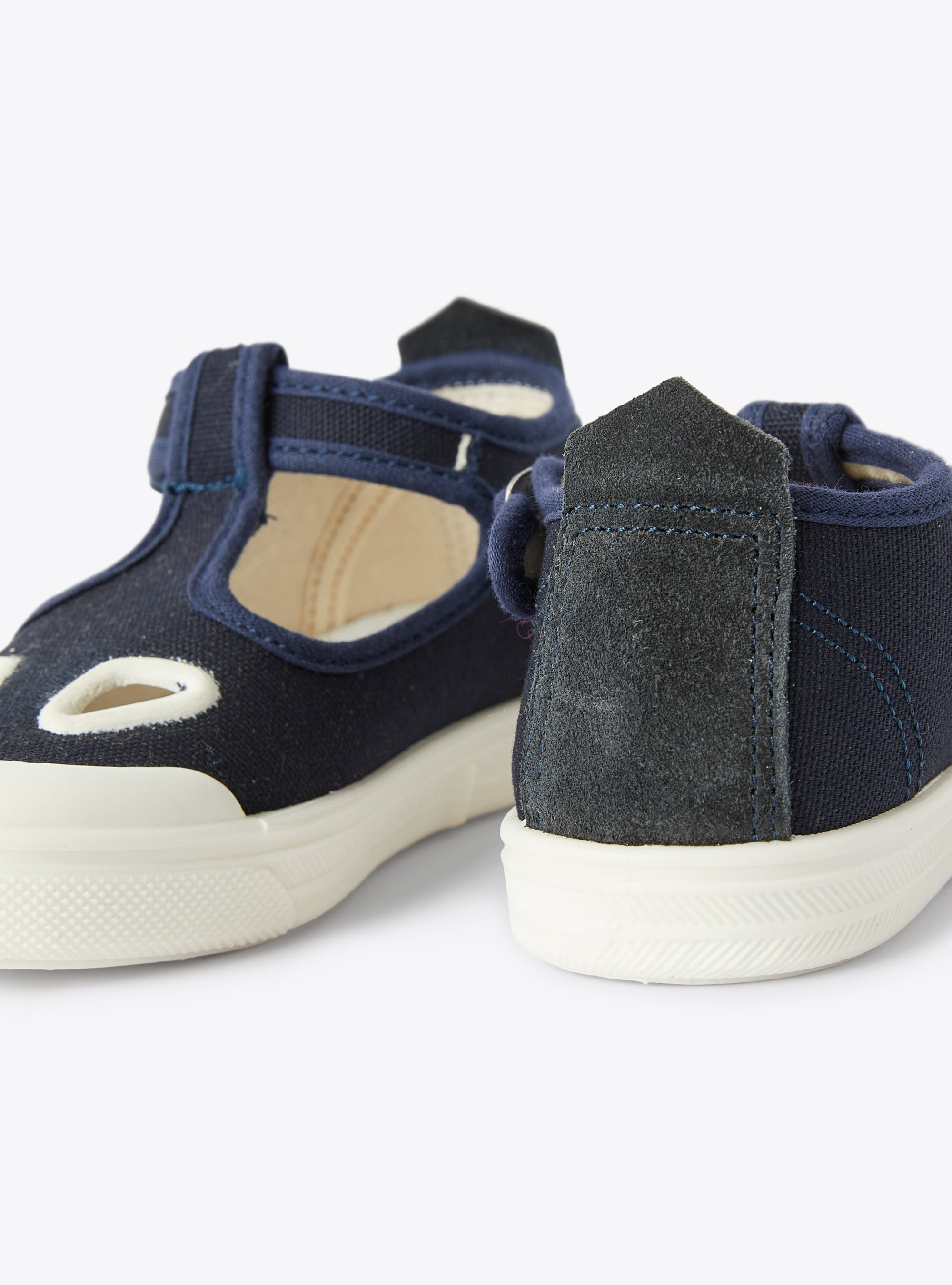 Sandaletten aus blauem Canvas mit Aussparungen - Blau | Il Gufo