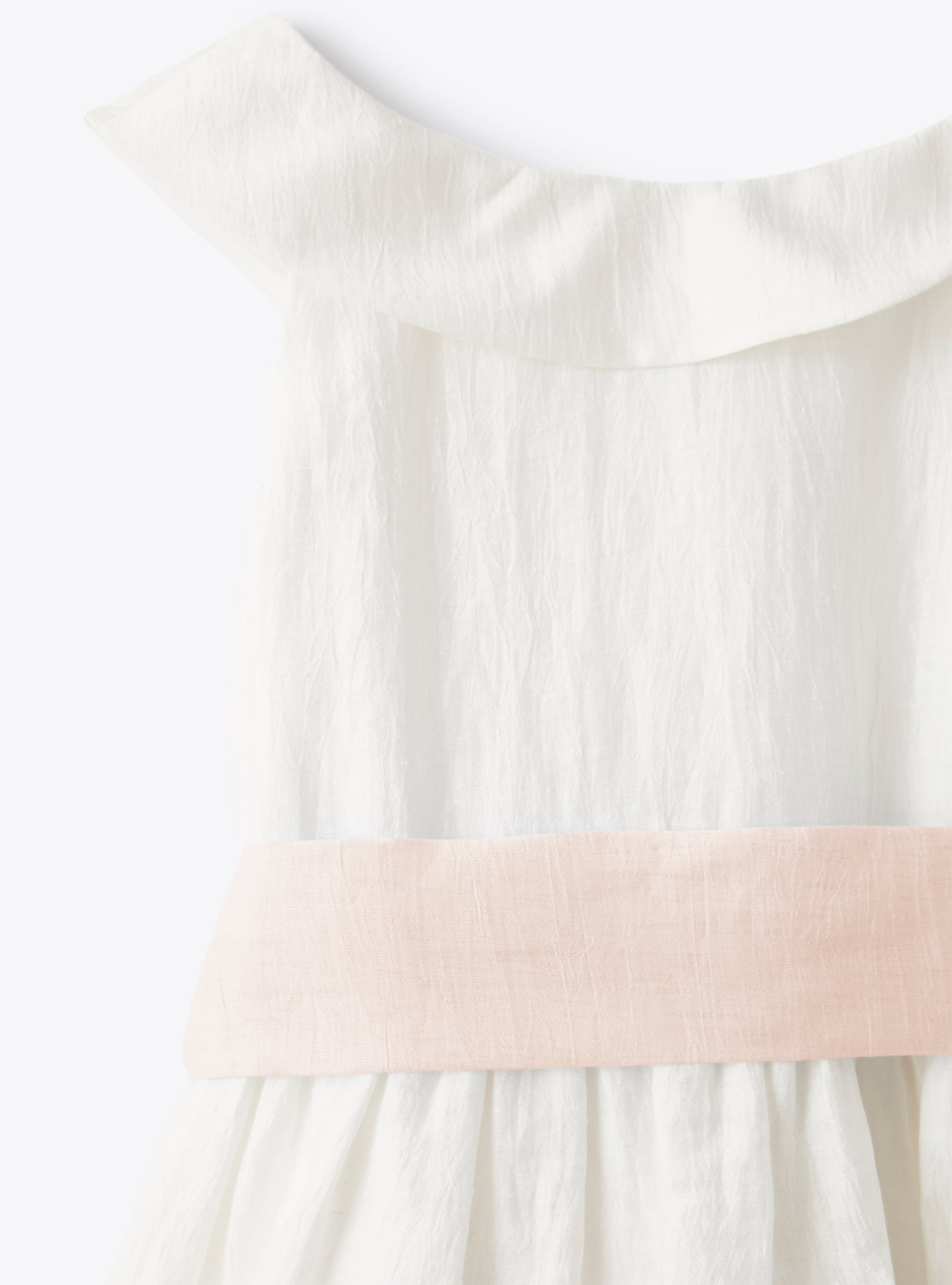 Kleid aus Leinen-Shantung mit rosa Gürtel - Weiss | Il Gufo