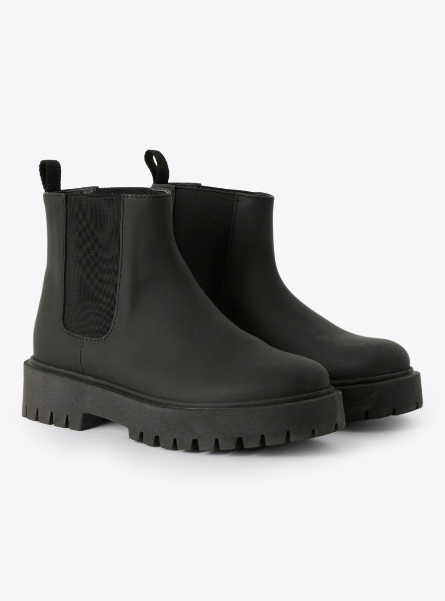 Black Chelsea boots with chunky sole - Shoes - Il Gufo