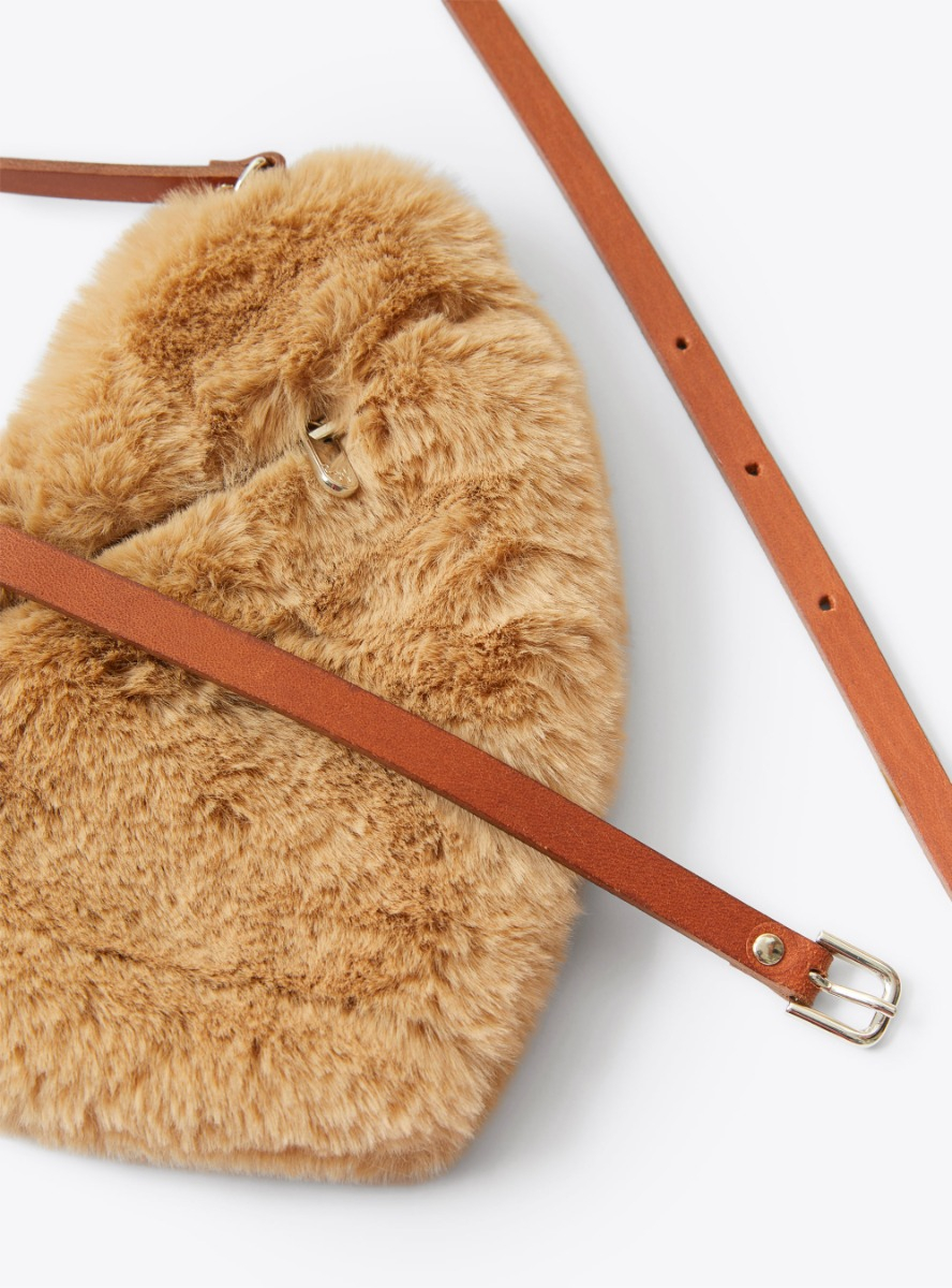 Heart-shaped bag in faux fur - Brown | Il Gufo